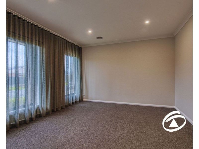 18 Kipling Drive, Officer VIC 3809