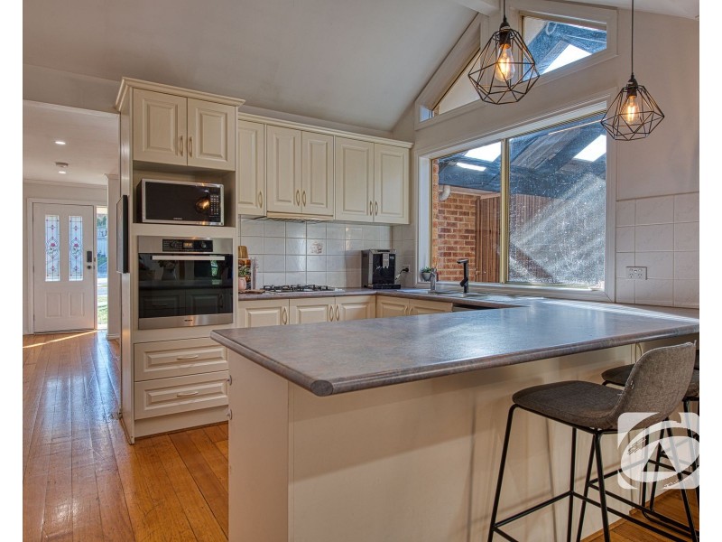 94 Eagle Drive, Pakenham VIC 3810