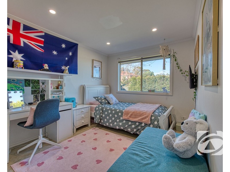 94 Eagle Drive, Pakenham VIC 3810