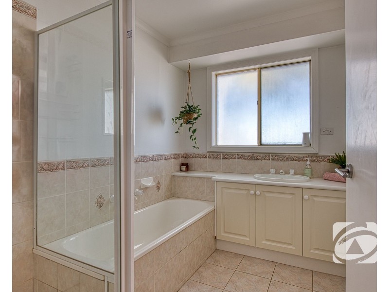 94 Eagle Drive, Pakenham VIC 3810