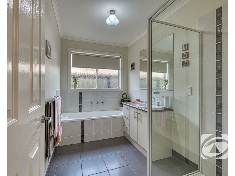 7 Balaton Drive, Pakenham VIC 3810