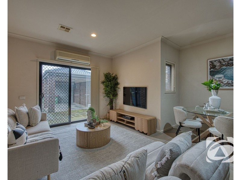 62 The Parkway, Pakenham VIC 3810