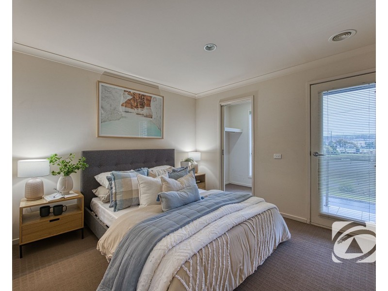 62 The Parkway, Pakenham VIC 3810