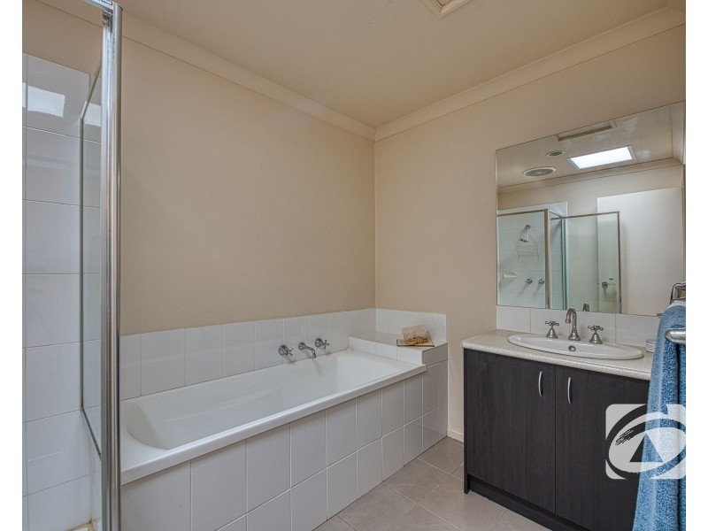 62 The Parkway, Pakenham VIC 3810