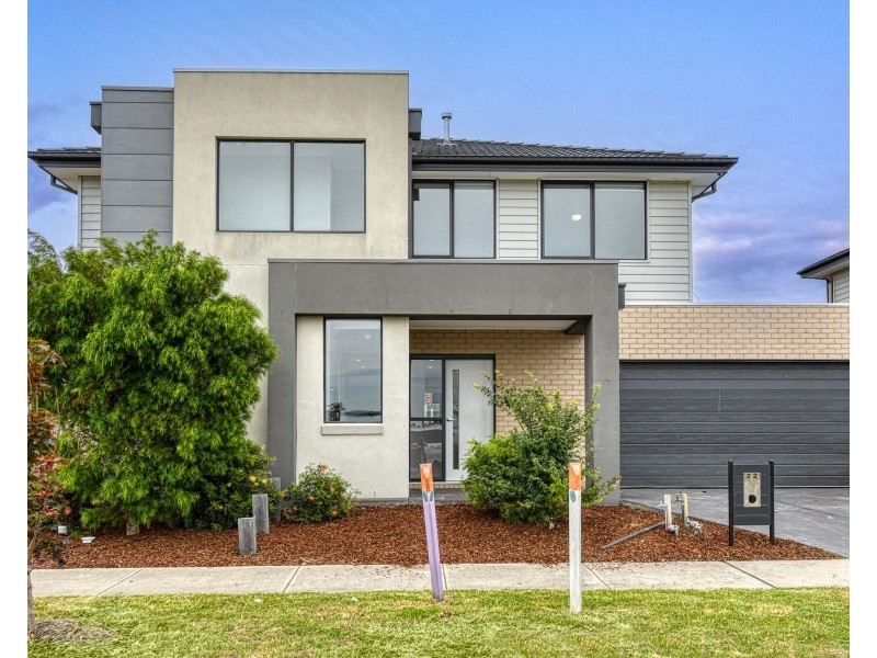 22 Bronnie Street, Clyde North VIC 3978