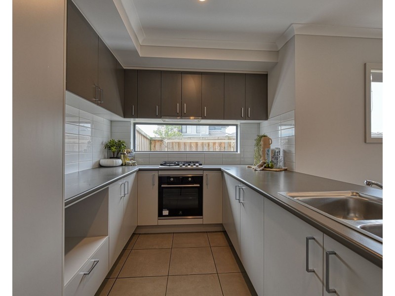 22 Bronnie Street, Clyde North VIC 3978