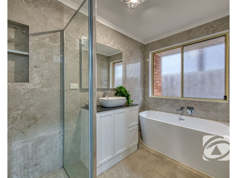 22 Donday Court, Pakenham VIC 3810