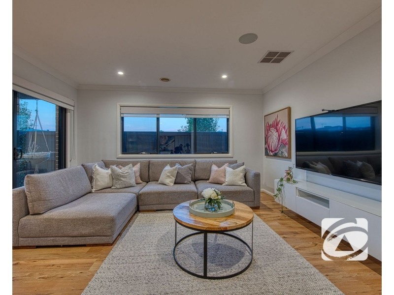 239 Pink Hill Boulevard, Officer VIC 3809