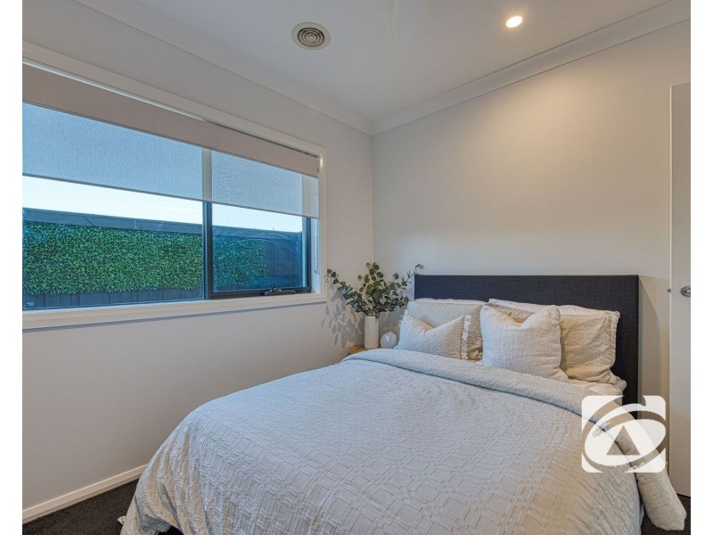 239 Pink Hill Boulevard, Officer VIC 3809