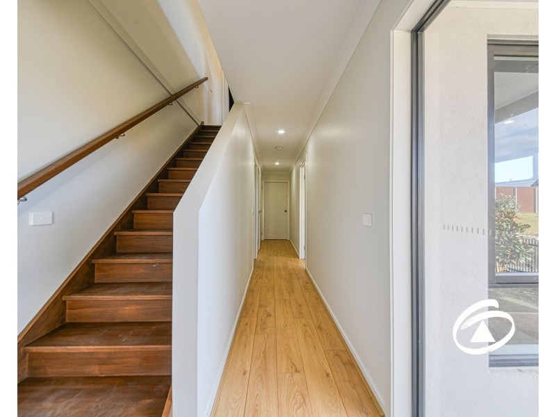 2 Sherlock Walk, Officer VIC 3809