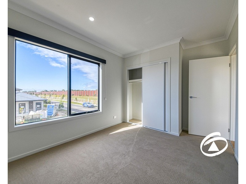 2 Sherlock Walk, Officer VIC 3809