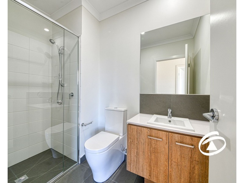 2 Sherlock Walk, Officer VIC 3809