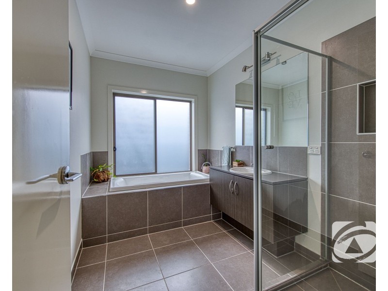 21 Illawarra Way, Pakenham VIC 3810