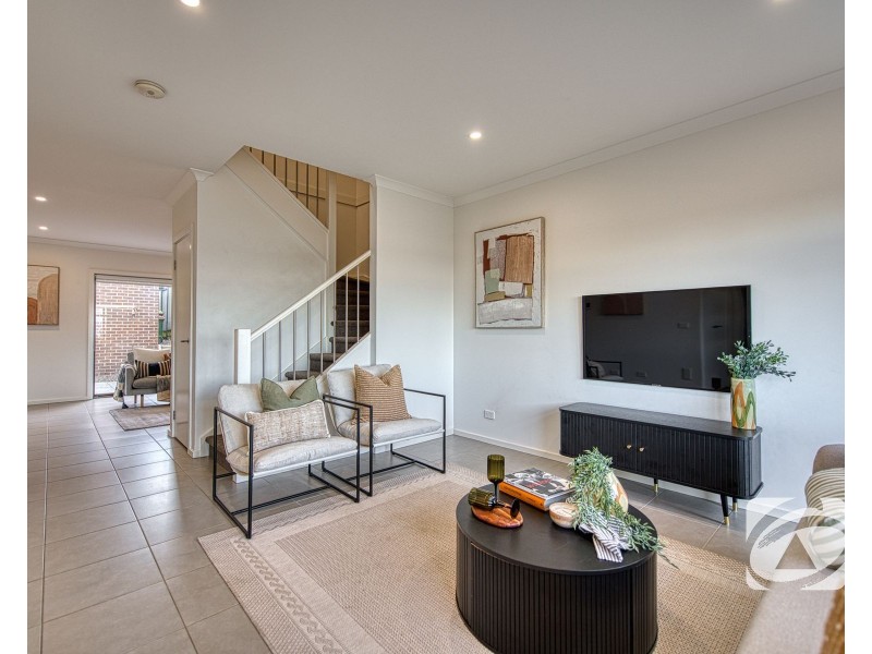 27 Atlantic Drive, Pakenham VIC 3810