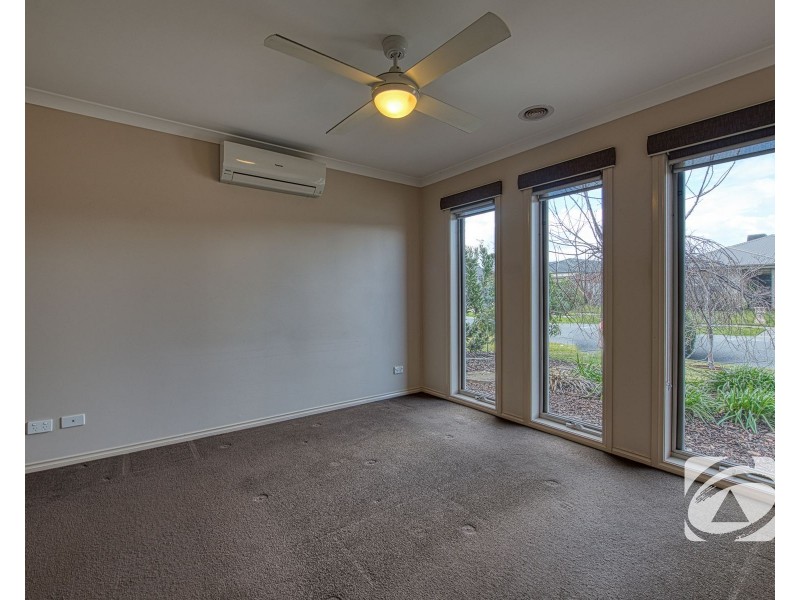 29 Warbler Street, Pakenham VIC 3810