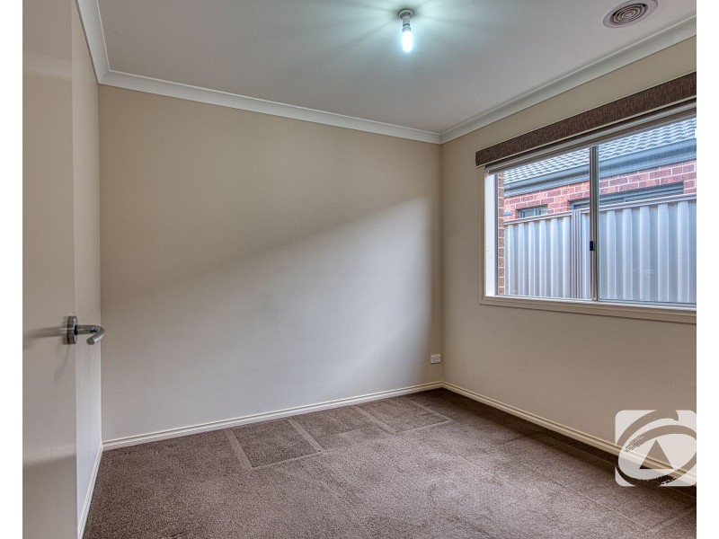 29 Warbler Street, Pakenham VIC 3810