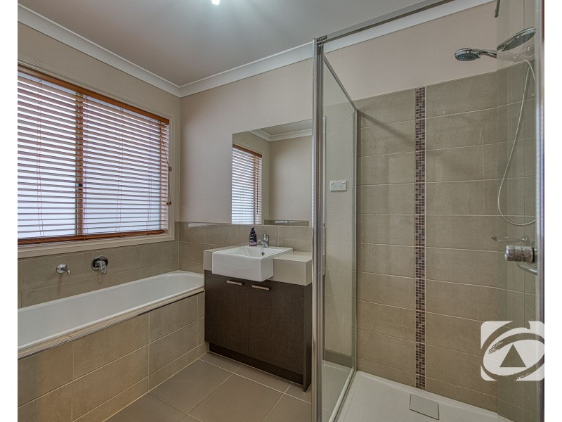 29 Warbler Street, Pakenham VIC 3810