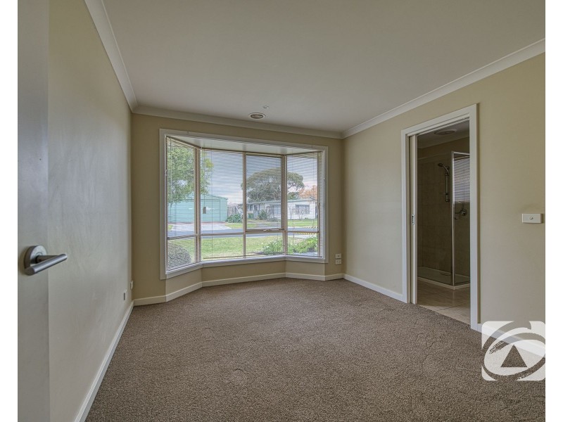 1B Thomas Street, Pakenham VIC 3810