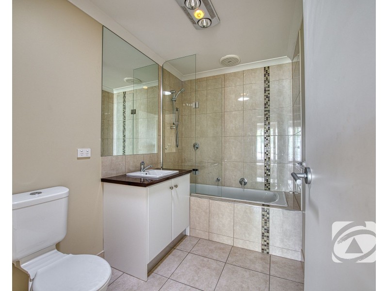 1B Thomas Street, Pakenham VIC 3810