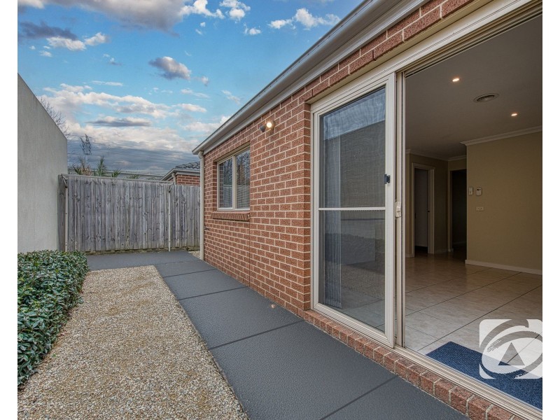 1B Thomas Street, Pakenham VIC 3810