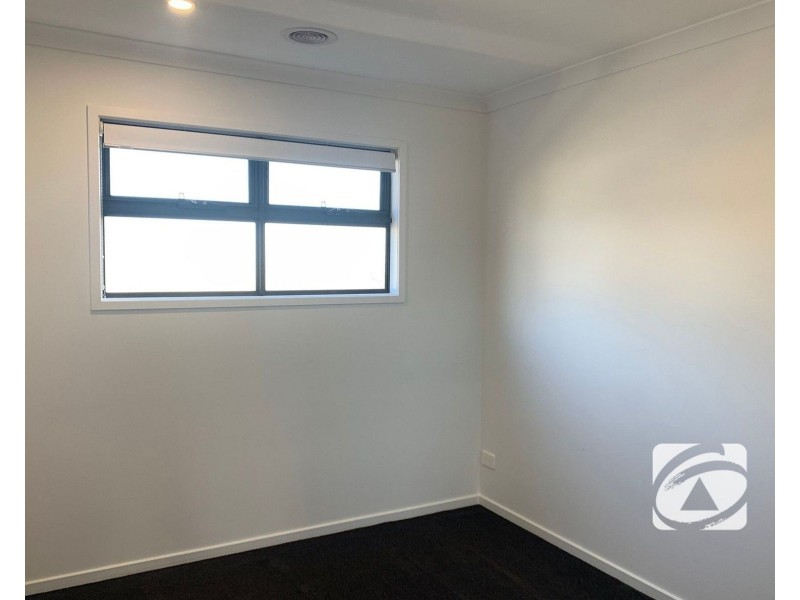 35 Hunt Way, Pakenham VIC 3810