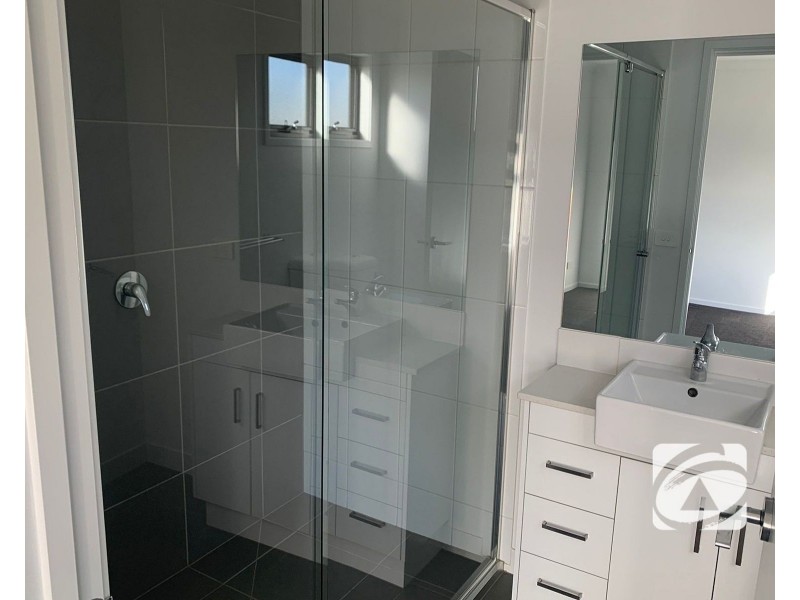 35 Hunt Way, Pakenham VIC 3810