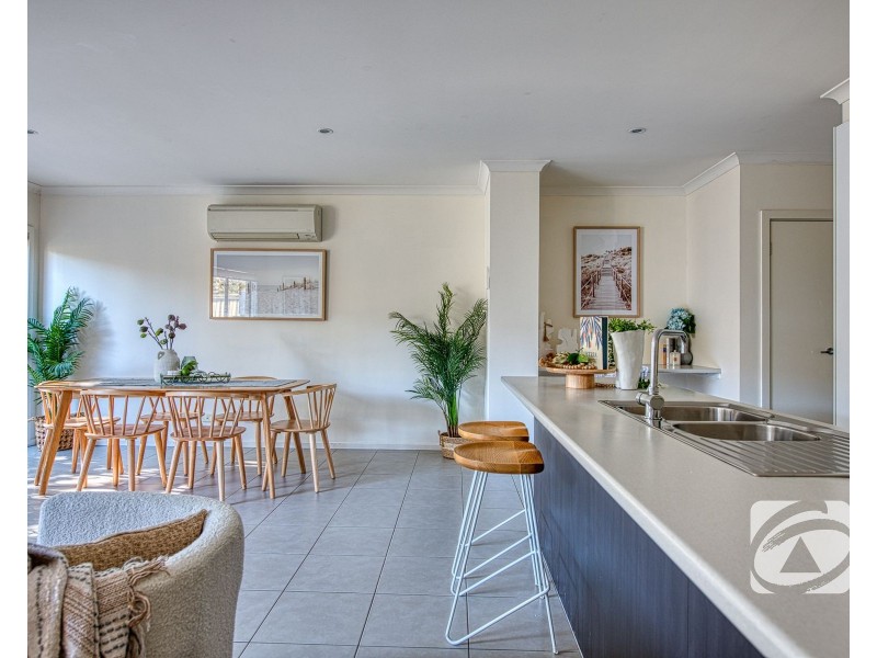 23/23 Atlantic Drive, Pakenham VIC 3810