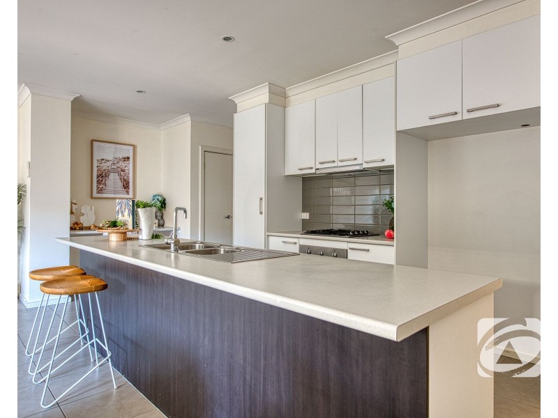 23/23 Atlantic Drive, Pakenham VIC 3810