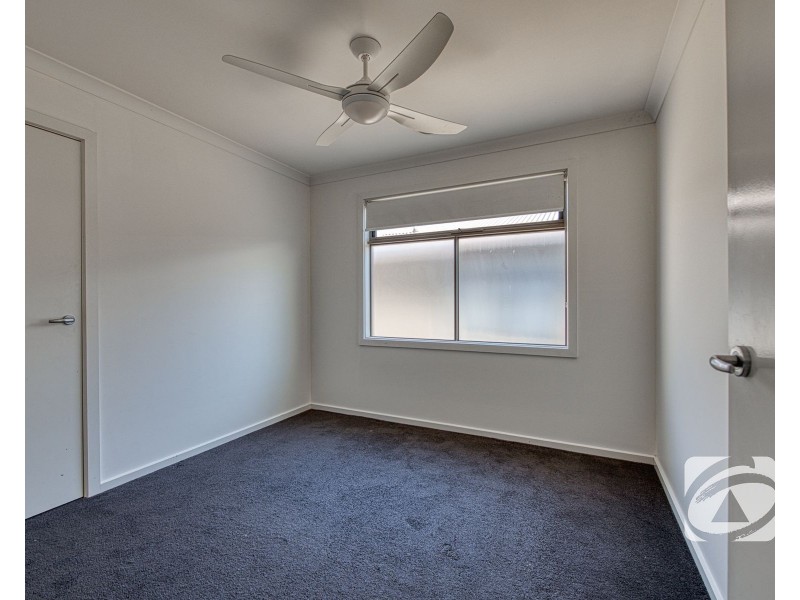 23/23 Atlantic Drive, Pakenham VIC 3810