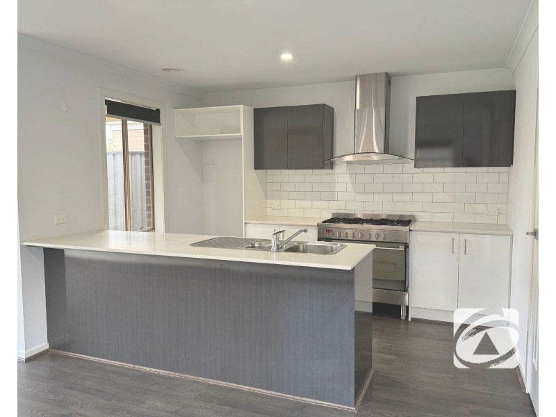 47 Pinnacle Drive, Pakenham VIC 3810