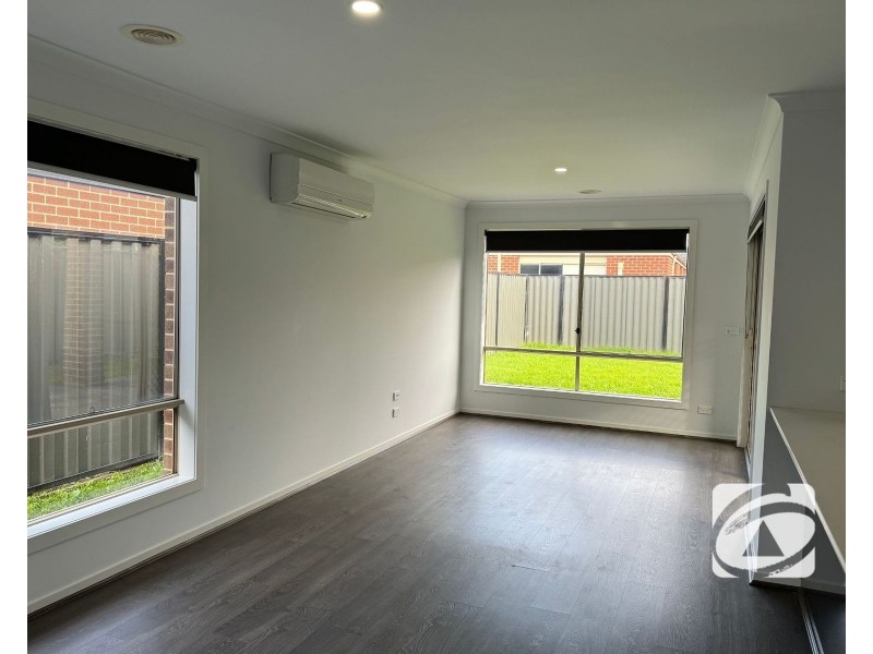47 Pinnacle Drive, Pakenham VIC 3810