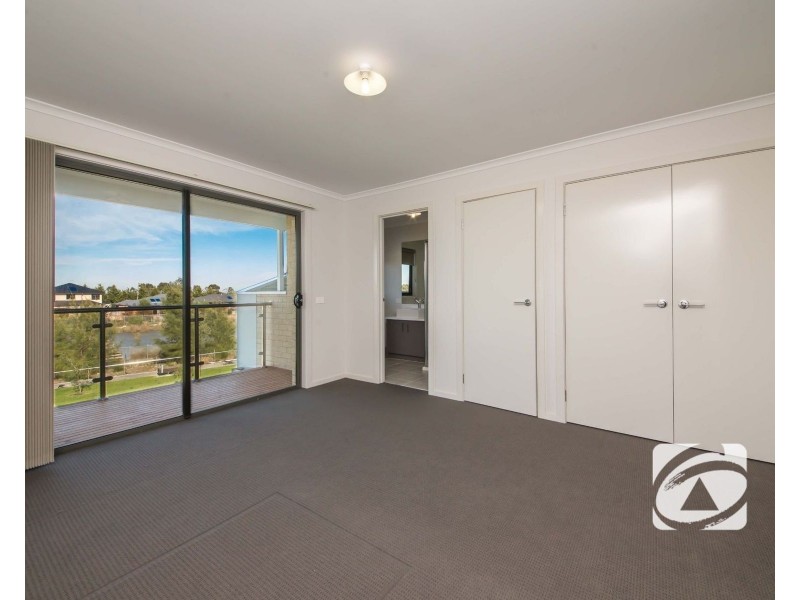 6/7 Cyan Crescent, Officer VIC 3809