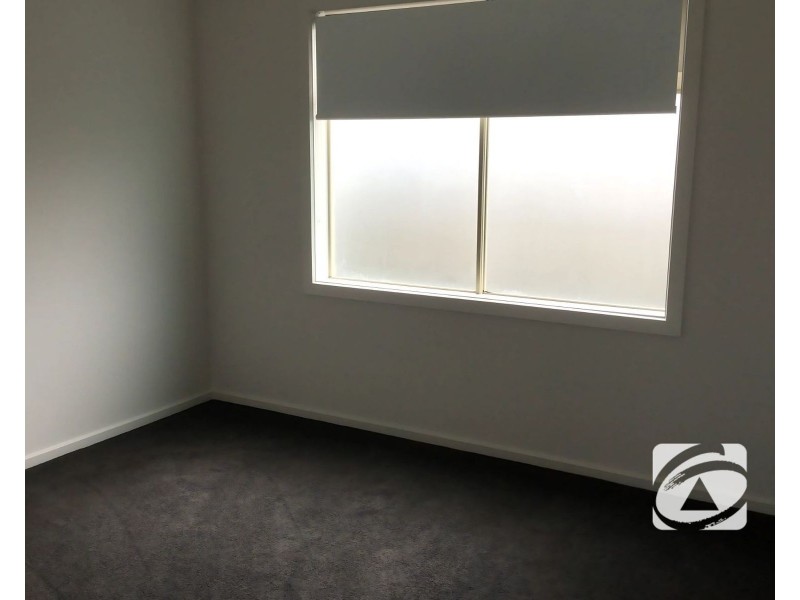 20/23 Atlantic Drive, Pakenham VIC 3810