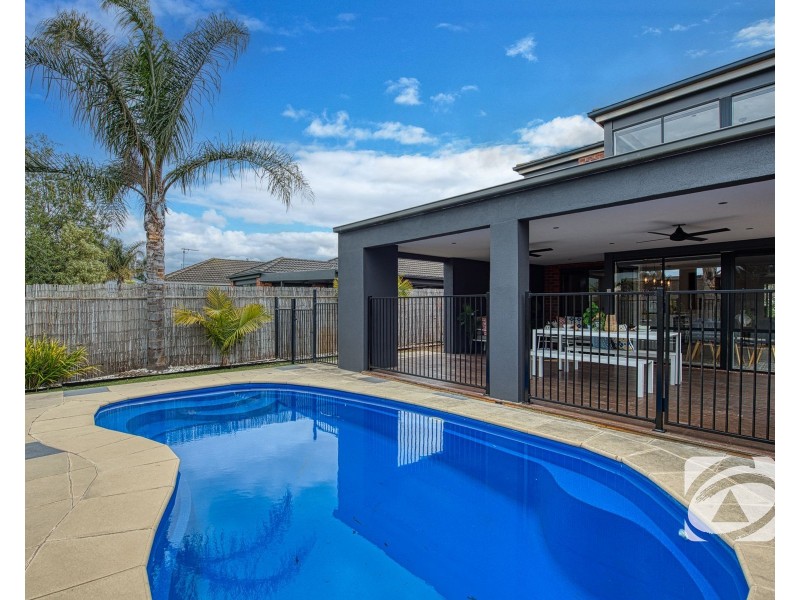 18 Howqua Place, Pakenham VIC 3810