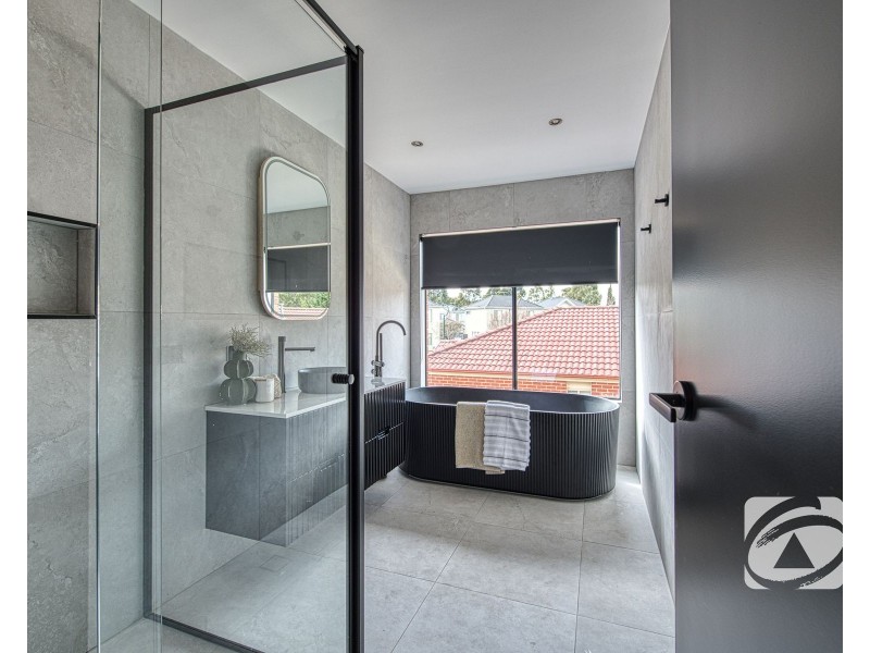 18 Howqua Place, Pakenham VIC 3810