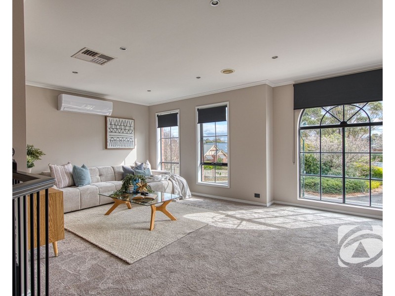 18 Howqua Place, Pakenham VIC 3810