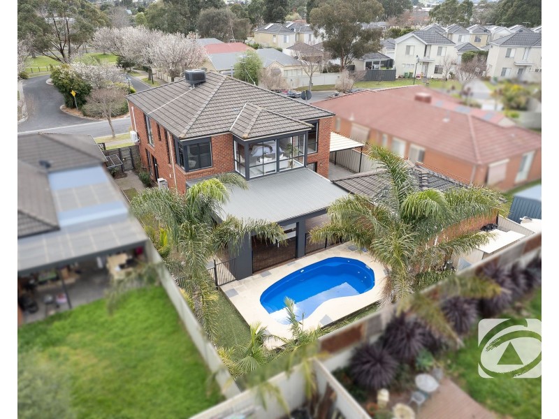 18 Howqua Place, Pakenham VIC 3810
