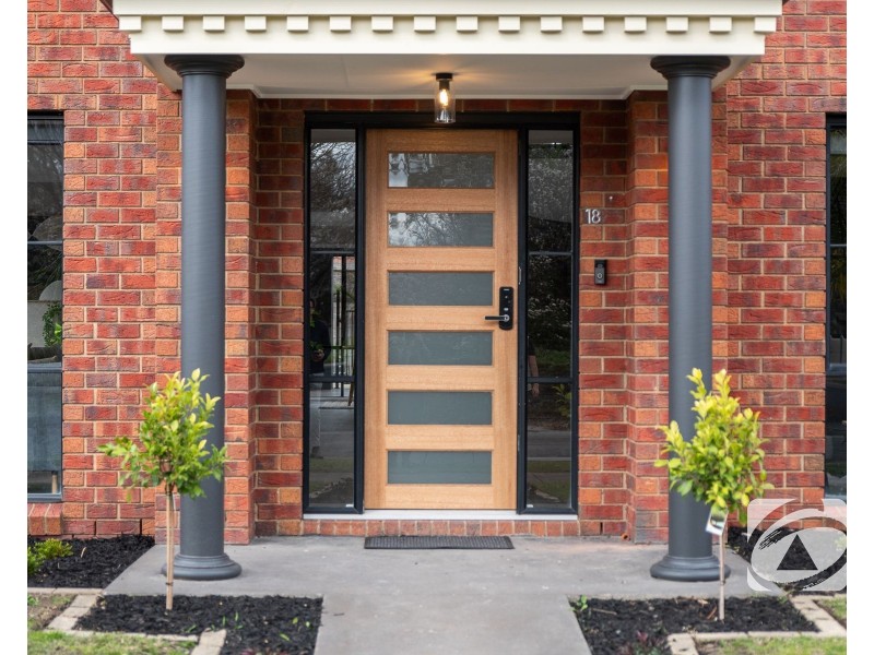 18 Howqua Place, Pakenham VIC 3810