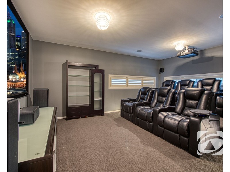 9 Westwood Grove, Pakenham VIC 3810