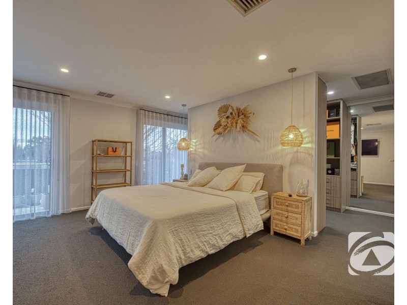 9 Westwood Grove, Pakenham VIC 3810