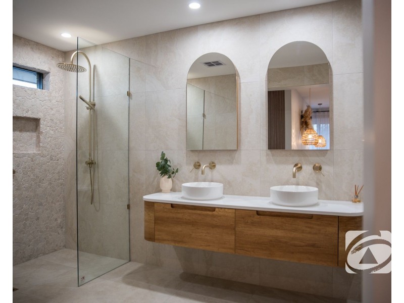 9 Westwood Grove, Pakenham VIC 3810