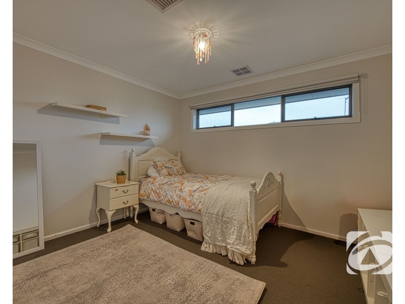 9 Westwood Grove, Pakenham VIC 3810