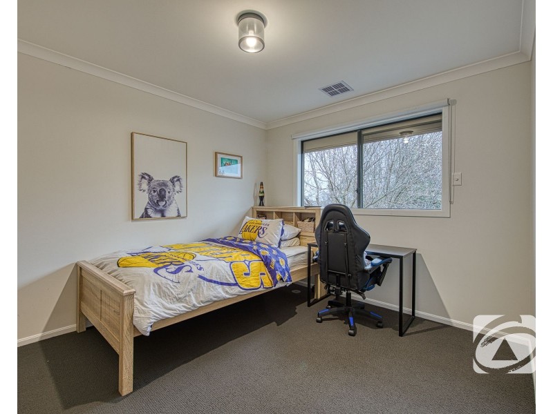 9 Westwood Grove, Pakenham VIC 3810