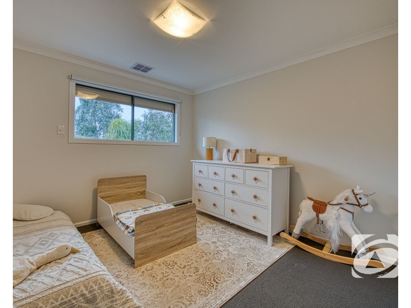 9 Westwood Grove, Pakenham VIC 3810