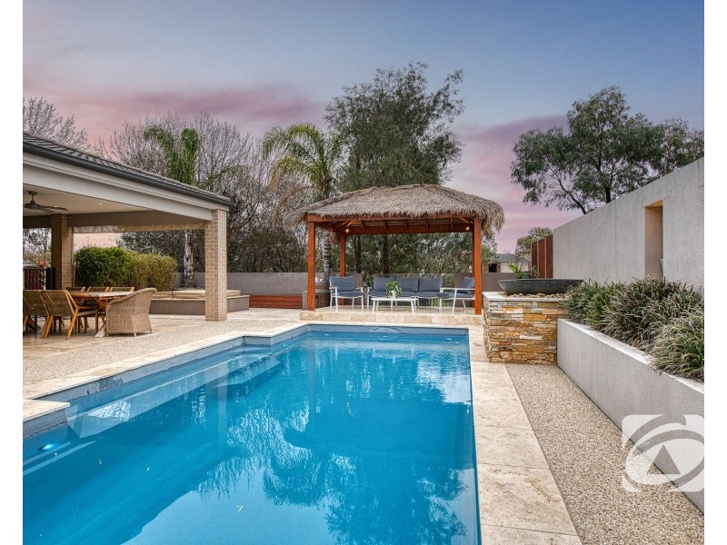 9 Westwood Grove, Pakenham VIC 3810