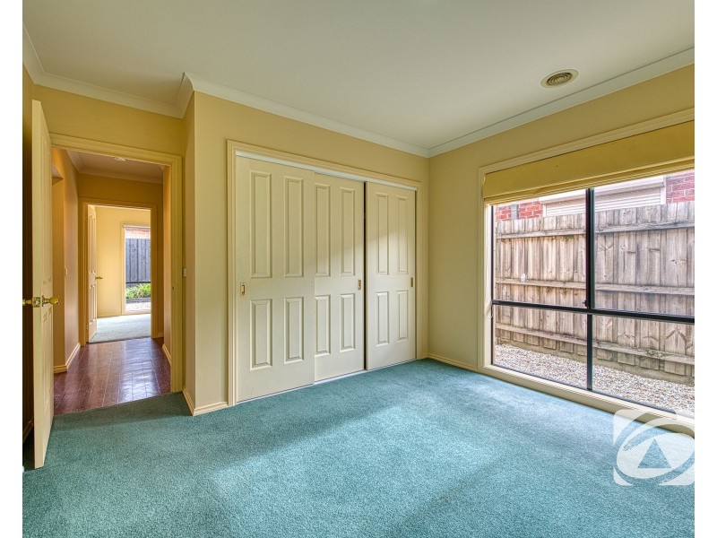 24 Hammerwood Green, Beaconsfield VIC 3807