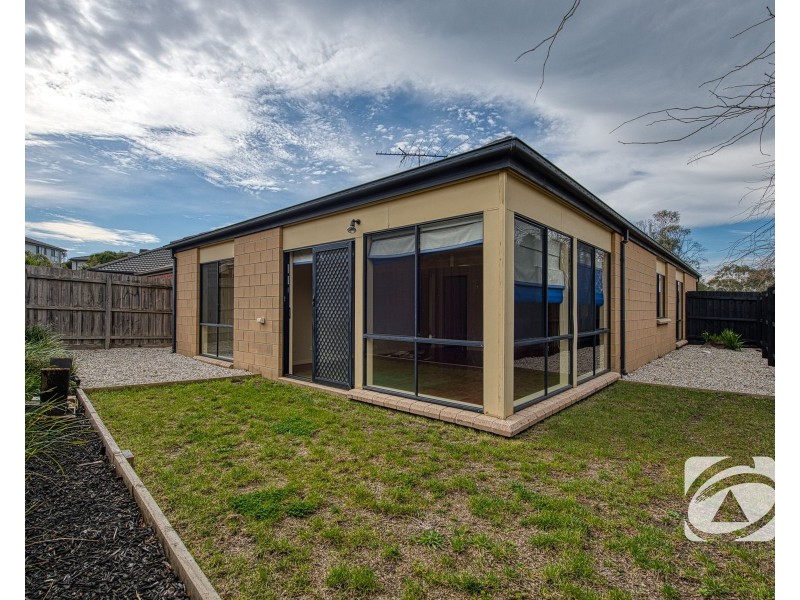 24 Hammerwood Green, Beaconsfield VIC 3807