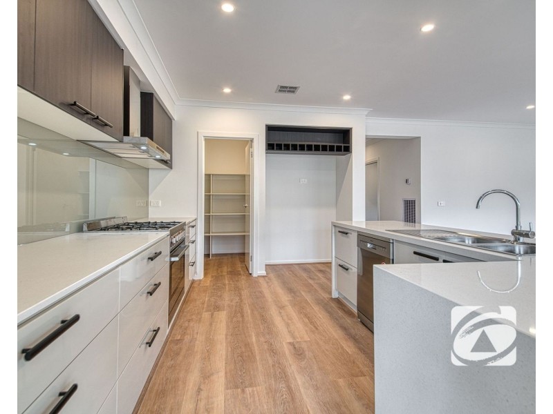 6 Ecology Crescent, Officer VIC 3809