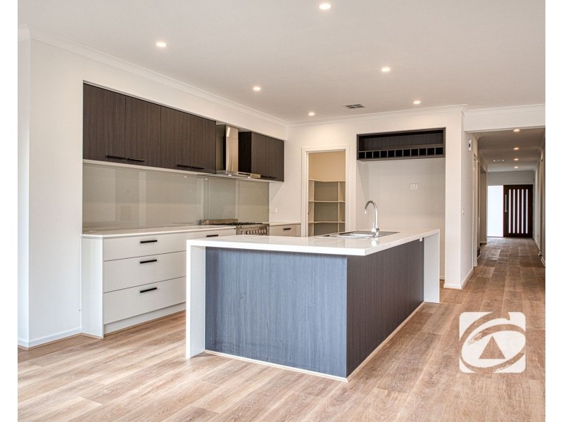 6 Ecology Crescent, Officer VIC 3809