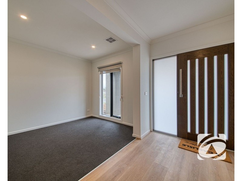 6 Ecology Crescent, Officer VIC 3809